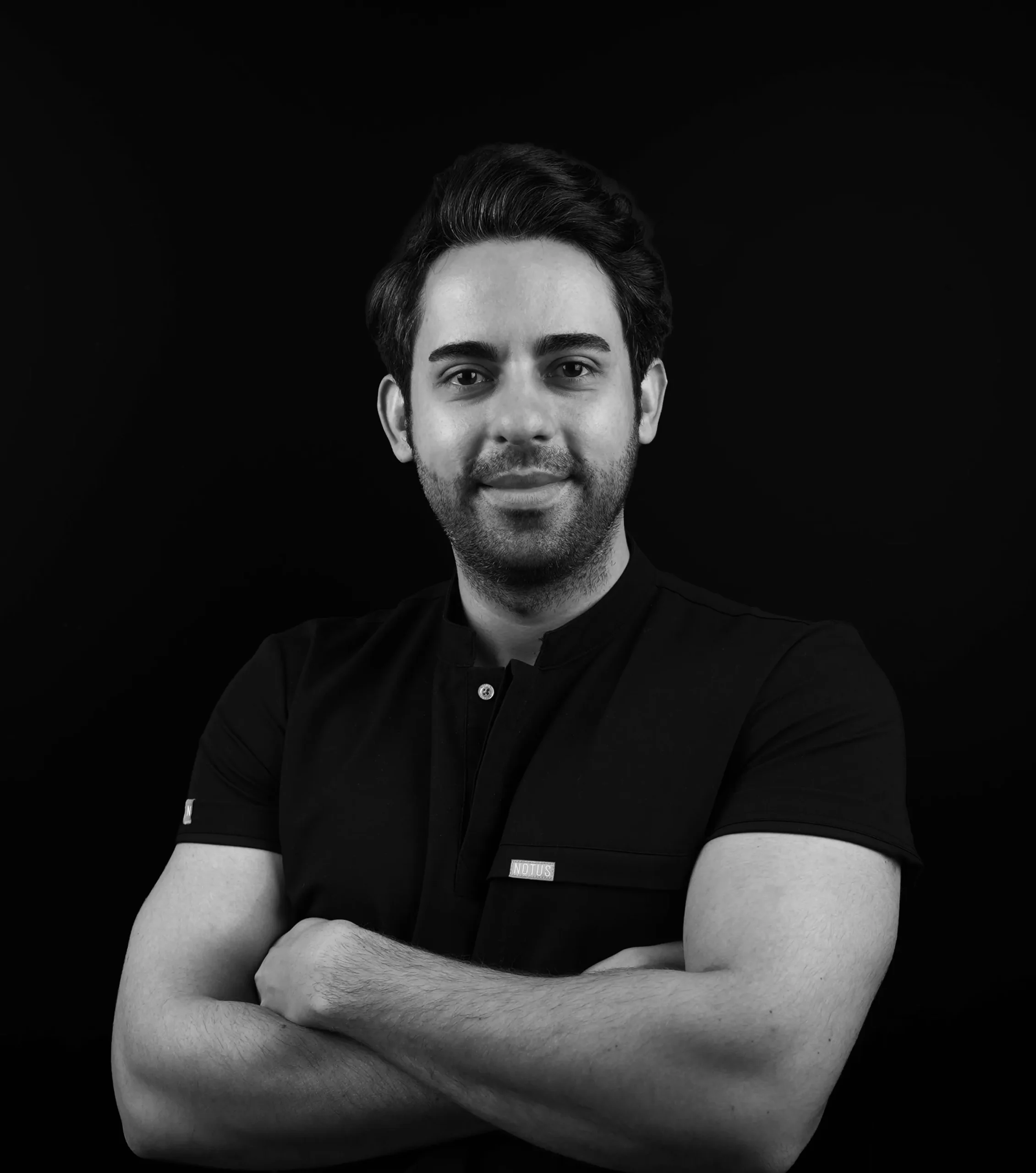 Darya Dental Clinic ekibinden Diş Hekimi Dt. Tunahan’ın profesyonel portre fotoğrafı.