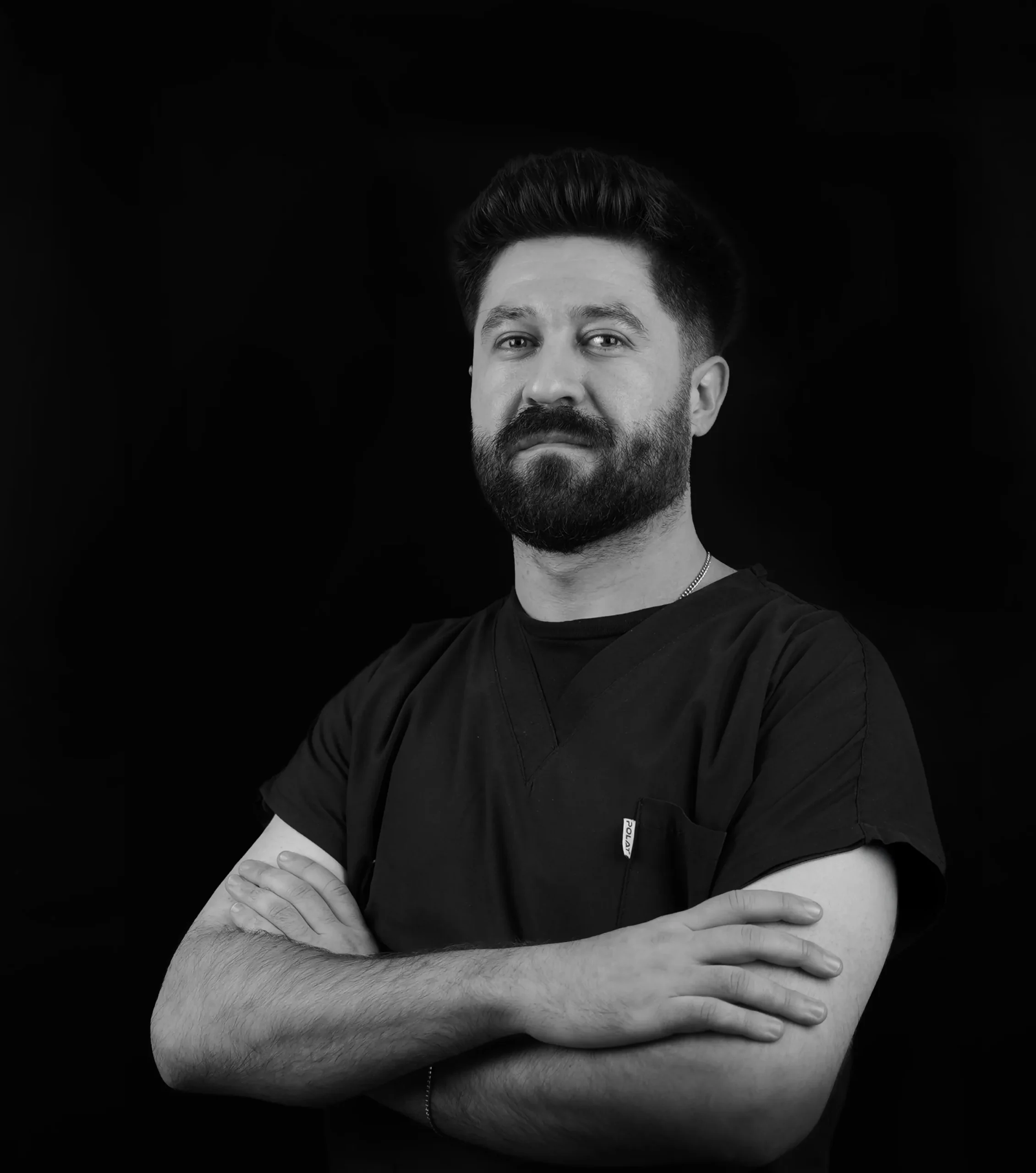 Darya Dental Clinic ekibinden Dijital Diş Hekimliği Uzmanı Mustafa’nın profesyonel profil fotoğrafı.